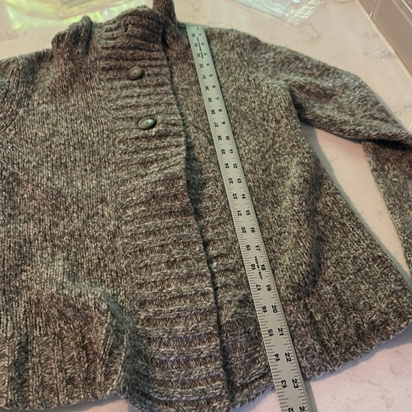 THEORY shawl color cardigan sweater, gray marled color, size small.  Wool blend - Picture 11 of 11